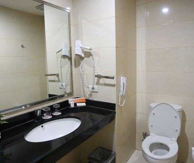 Номер Deluxe, Aria Gajayana