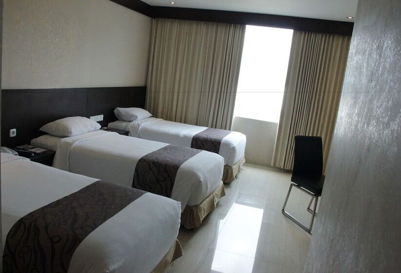 Семейный Номер, Aria Gajayana