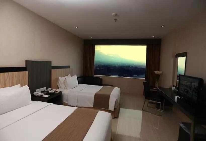 Cameră Deluxe, Aria Gajayana