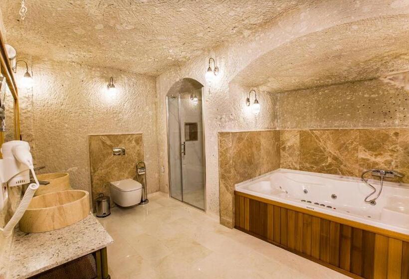 سوئیت با تخت بزرگ, Imperial Cave Suites & Spa