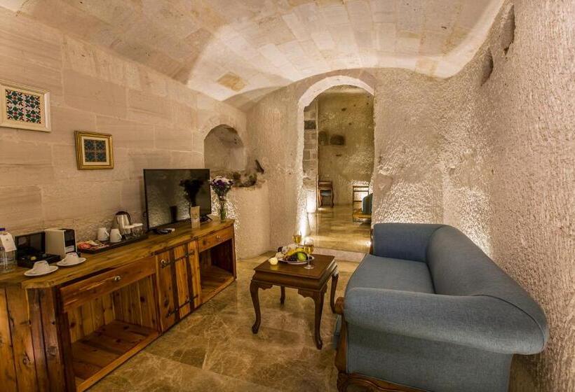 سوئیت با تخت بزرگ, Imperial Cave Suites & Spa