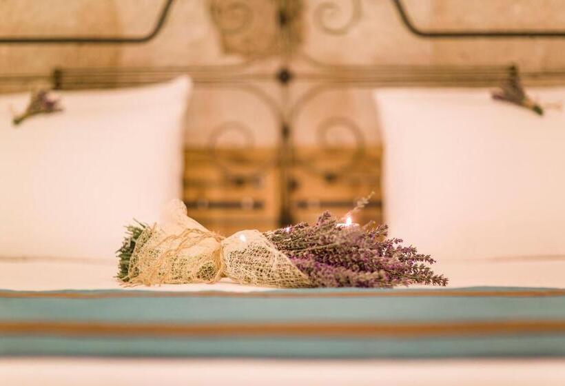 سوییت, Imperial Cave Suites & Spa
