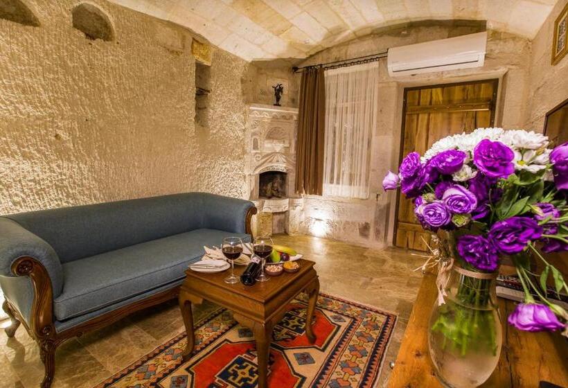 سوئیت با تخت بزرگ, Imperial Cave Suites & Spa