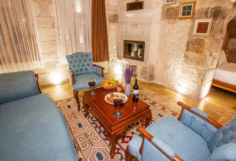 سوئیت با تخت بزرگ, Imperial Cave Suites & Spa