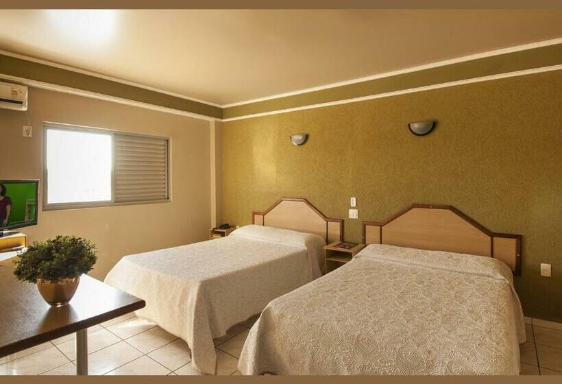 デラックストリプルルーム, Jp Palace