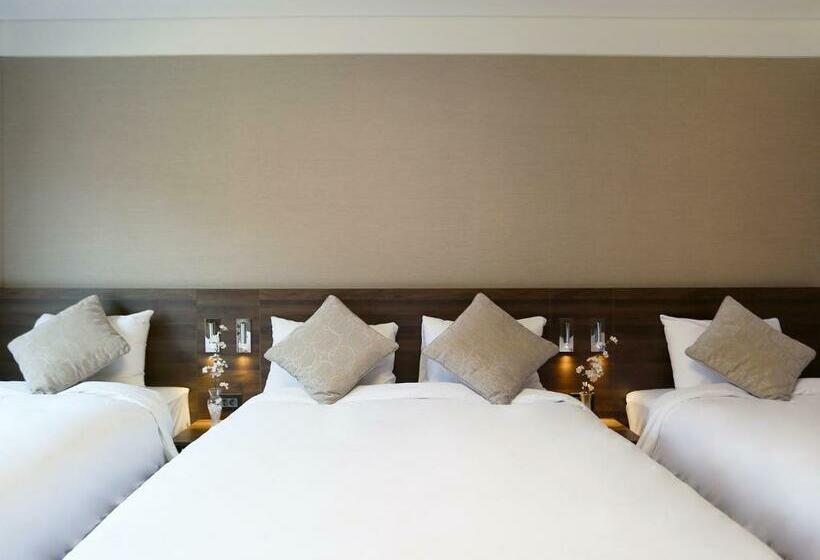 חדר דלוקס לשלושה, The Suites Hotel Namwon