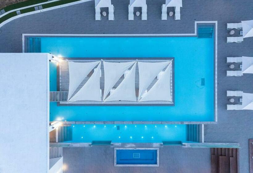 חדר דלוקס לשלושה, The Suites Hotel Namwon