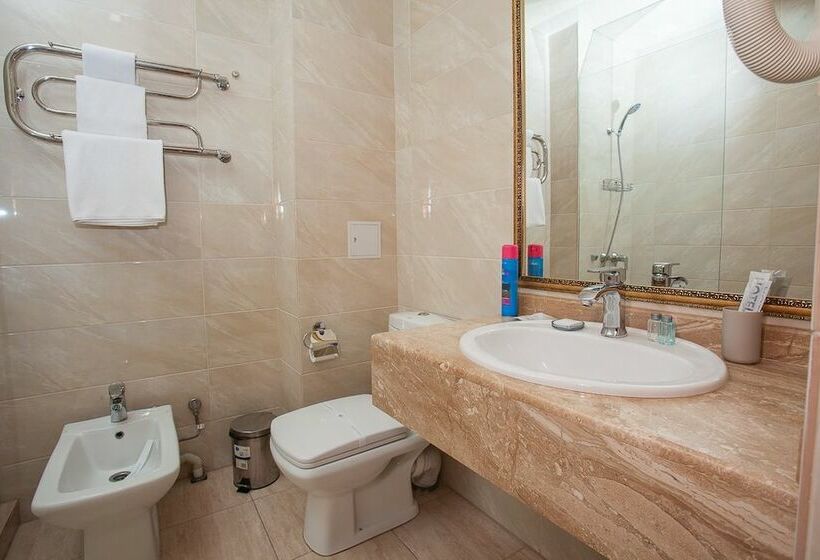 اتاق کلاس بیزنس, Triumph