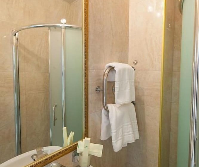 اتاق استاندارد, Triumph