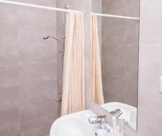 اتاق اکونومی یک تخته, Triumph