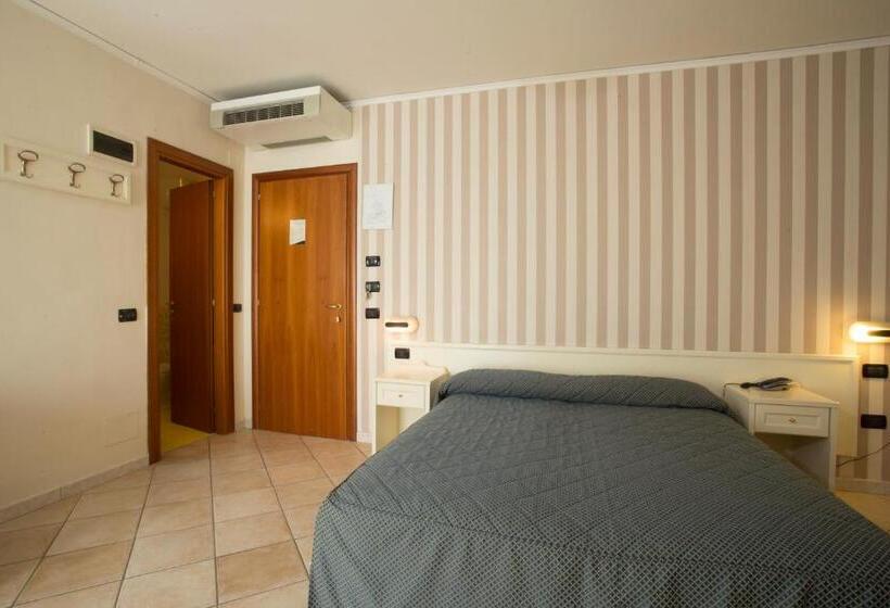 غرفة قياسية, Villa Serena