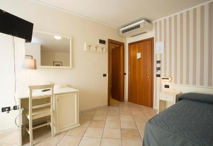 غرفة قياسية, Villa Serena