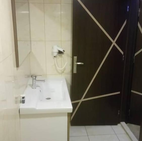 اتاق استاندارد یک نفره, Waha