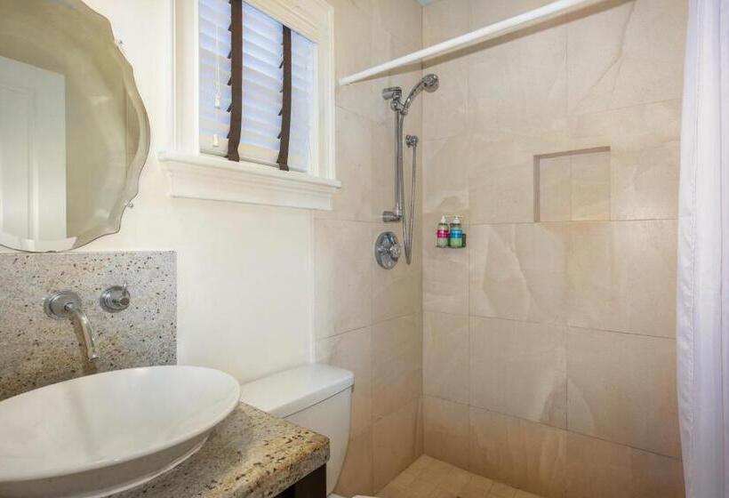 スタンダードトリプルルーム, Nyah   Adult Exclusive