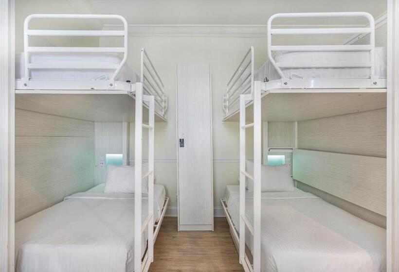 ルームシェアのワンベッド, Nyah   Adult Exclusive