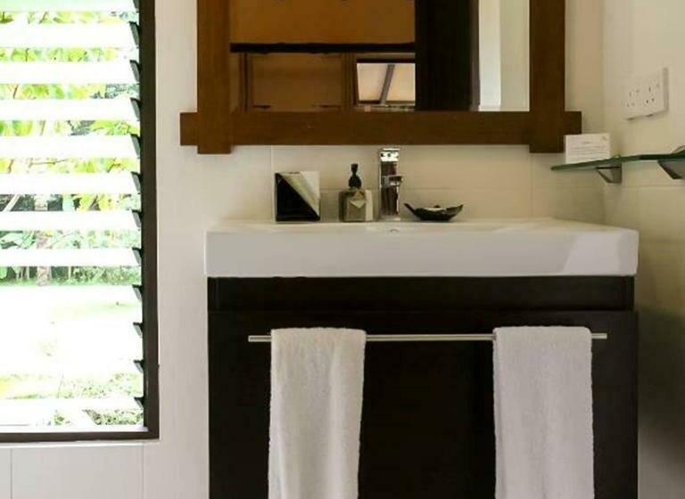 スタンダードルーム, The Village House