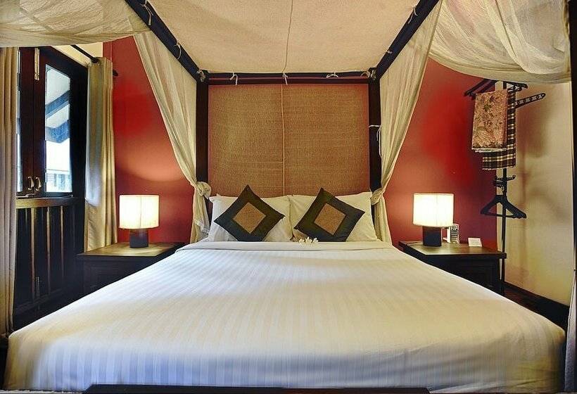 スタンダードルーム, The Village House