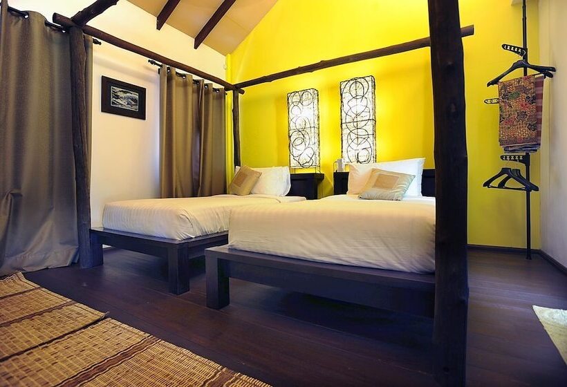 スタンダードルーム, The Village House