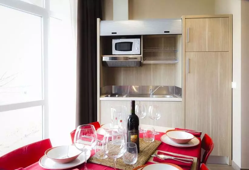 １ベッドルームアパートメント, Privilege Apartments