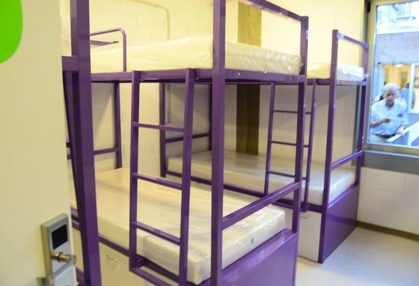 Bed in Shared Room with Shared Bathroom, Scout Madrid Hostel