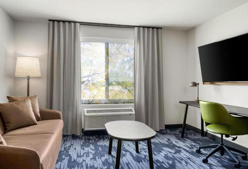 Люкс Кровать Кинг, Fairfield By Marriott Inn & Suites Baraboo