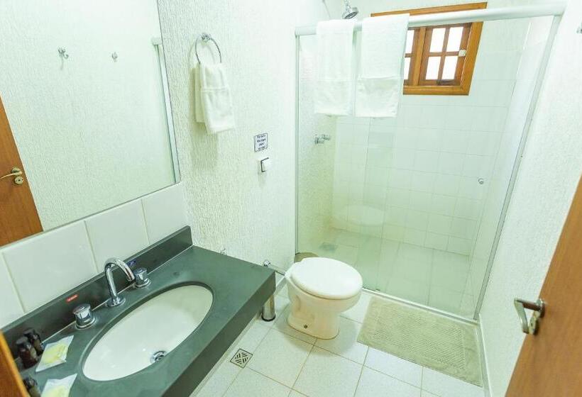 三人经典房间, Imperium Village