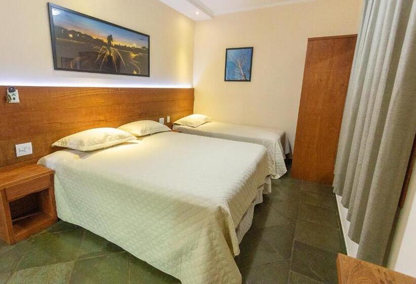 三人经典房间, Imperium Village