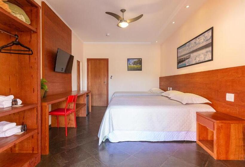 豪华三人间, Imperium Village