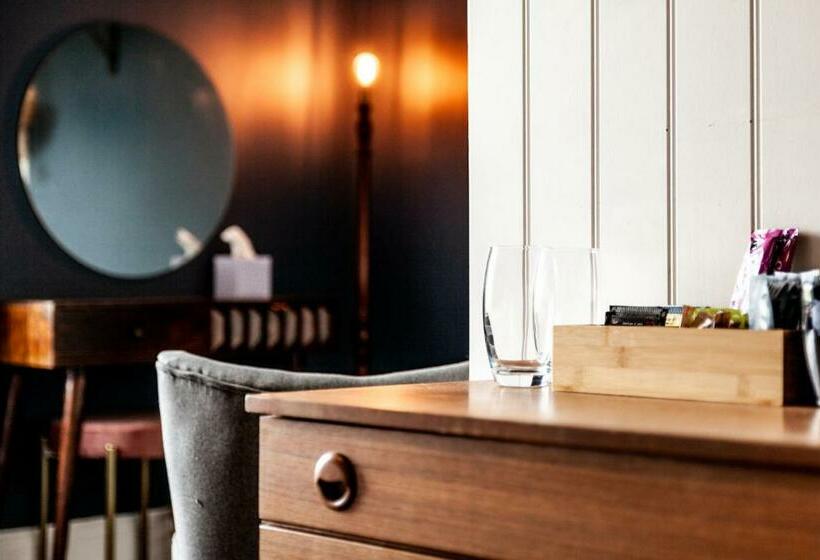 غرفة ديلوكس مطلّة علي البحر, The Old Vicarage