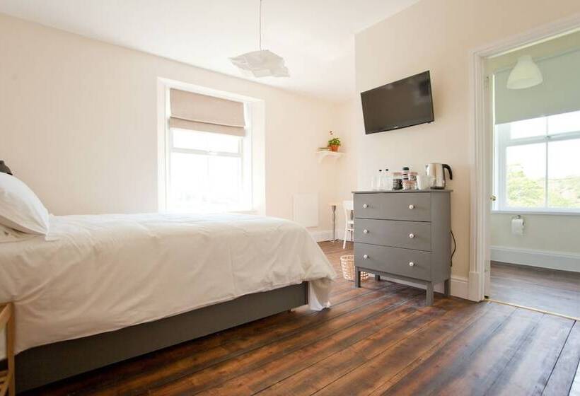 غرفة ديلوكس مطلّة علي الحديقة, The Old Vicarage