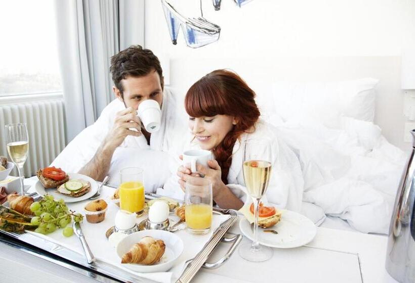 סוויטת ג'וניור, Clarion Hotel Aviapolis