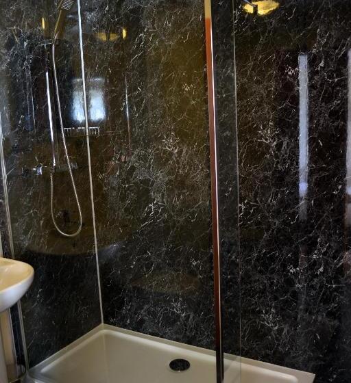 패밀리 룸, Crown