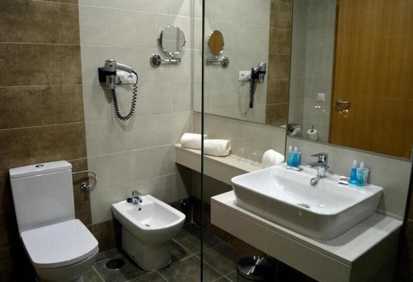 غرفة قياسية مزودة بجاكوزى, Balneario De Graena