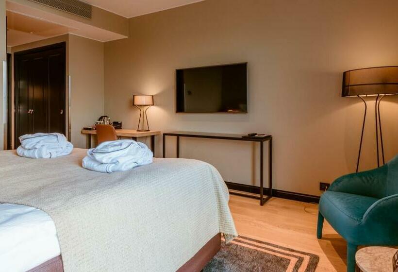Quarto Superior, Clarion Hotel Aviapolis