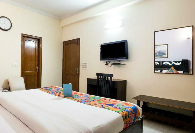 Quarto Deluxe, Fabexpress Ivy Inn Sector 35