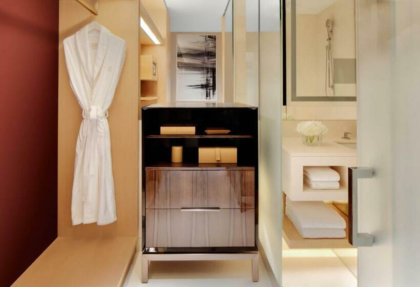 חדר דחוקס עם מיטת קינג, Four Seasons Hotel Dubai International Financial Centre