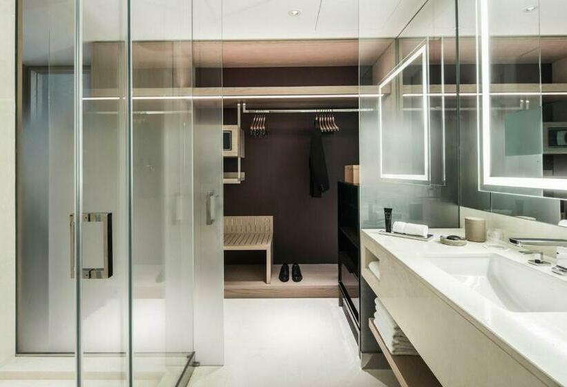 חדר סופריור עם מיטת קינג, Four Seasons Hotel Dubai International Financial Centre