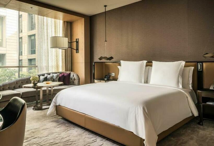 חדר דחוקס עם מיטת קינג, Four Seasons Hotel Dubai International Financial Centre