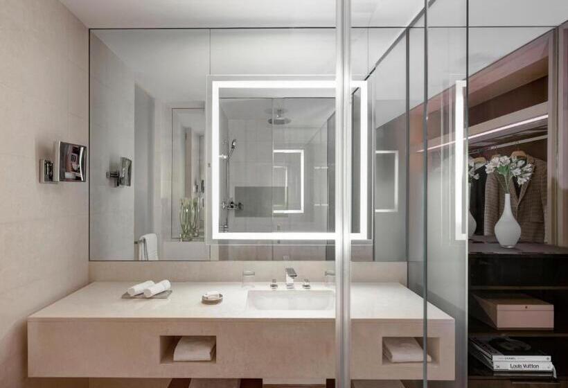 חדר דחוקס עם מיטת קינג, Four Seasons Hotel Dubai International Financial Centre