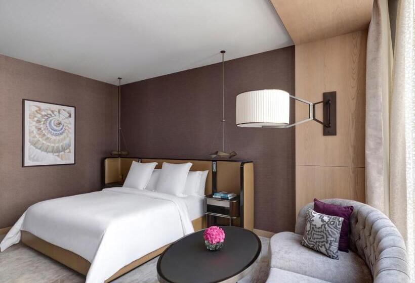 חדר דחוקס עם מיטת קינג, Four Seasons Hotel Dubai International Financial Centre