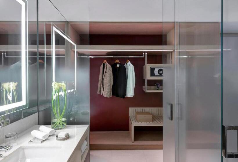 Номер Deluxe Кровать Кинг, Four Seasons Hotel Dubai International Financial Centre