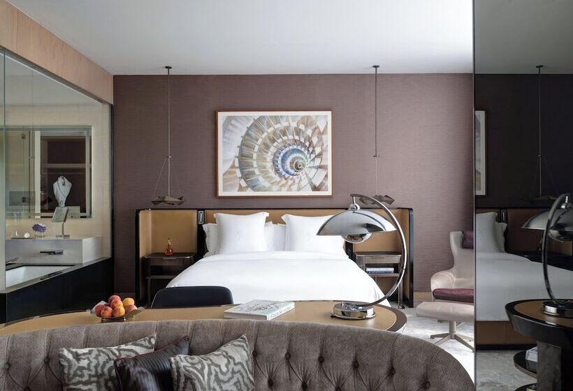 带双人床的标准工作室, Four Seasons Hotel Dubai International Financial Centre