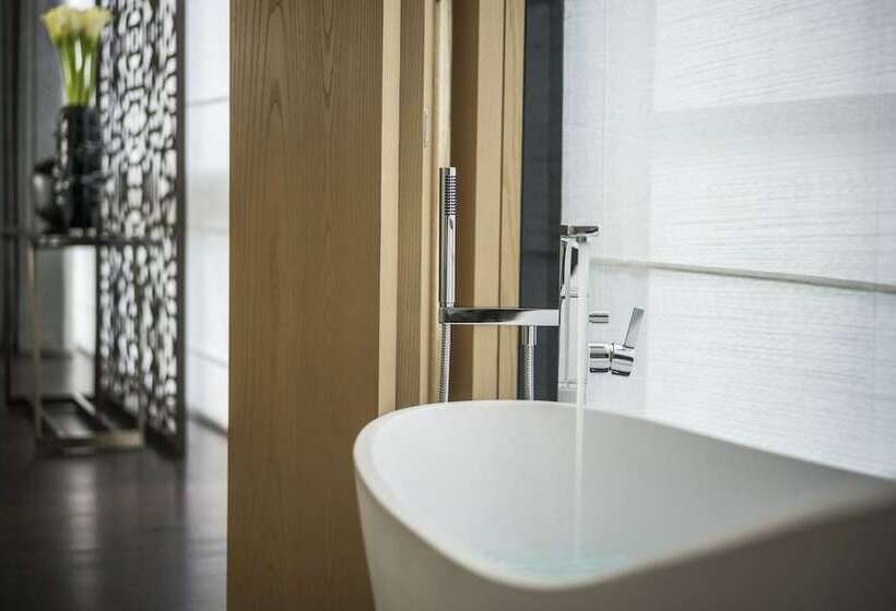 סוויטה דלוקס, Four Seasons Hotel Dubai International Financial Centre