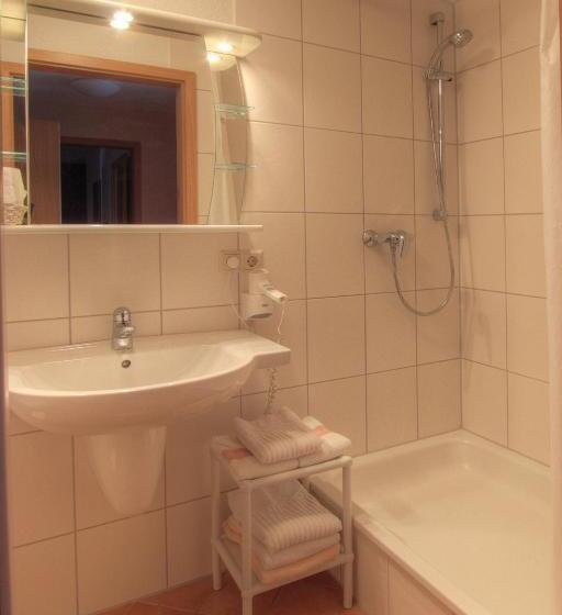 标准三人间, Gasthof Lafrenz