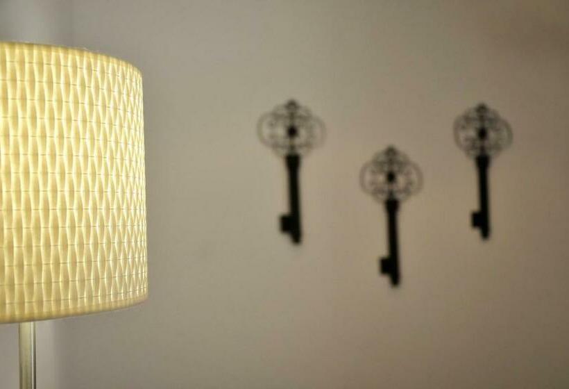 クラシックシングルルーム, Yelo Belle Epoque Powered By Sonder