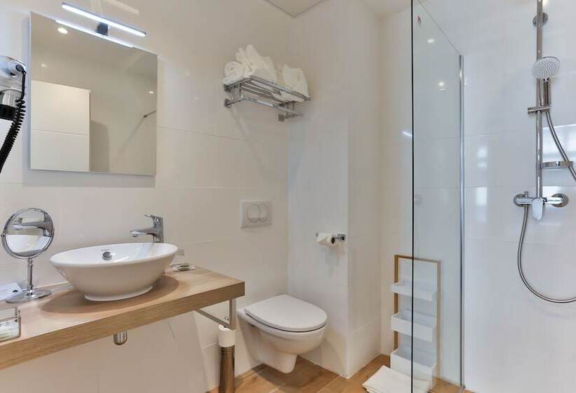 クラシックルーム, Yelo Belle Epoque Powered By Sonder