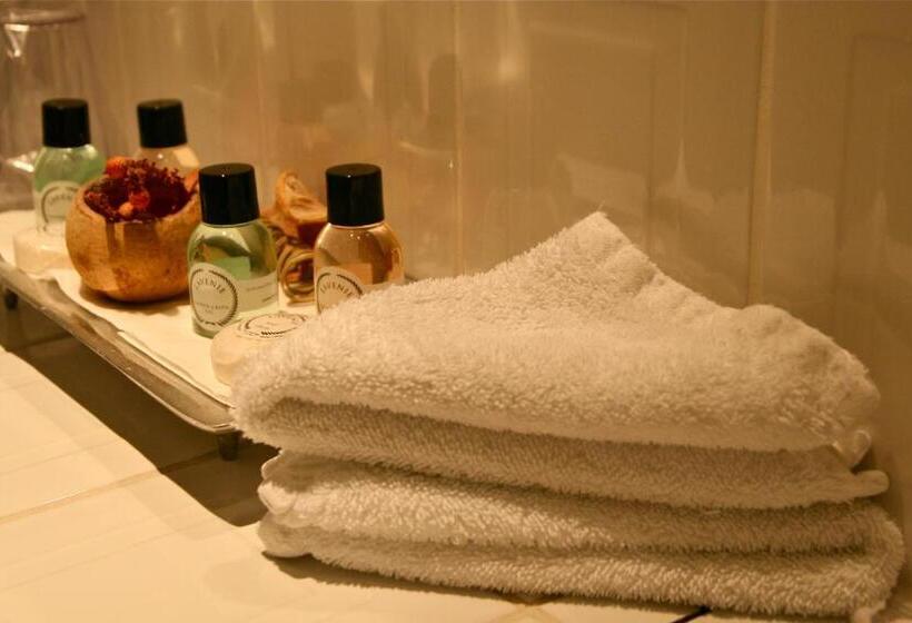 スタンダードシングルルーム, Mckays