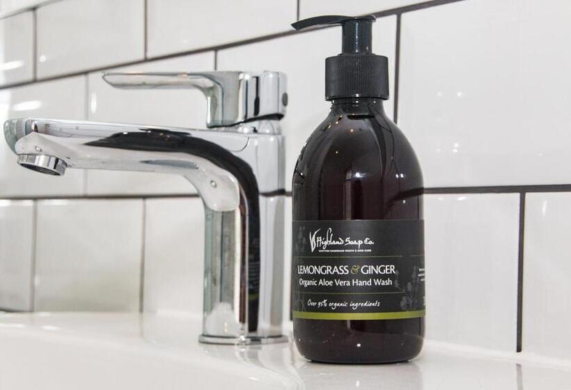 スイート, Mckays