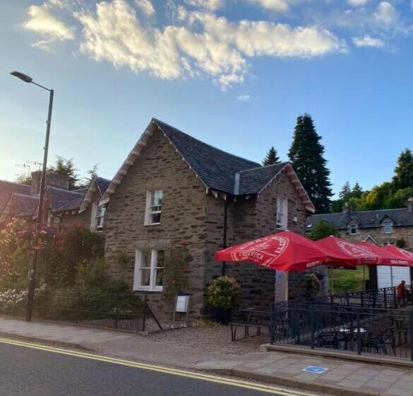 2ベッドルームハウス, Mckays