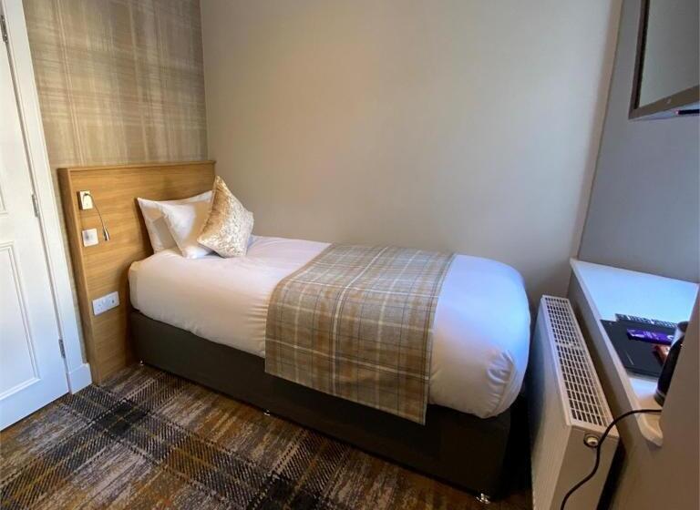 スタンダードシングルルーム, Mckays